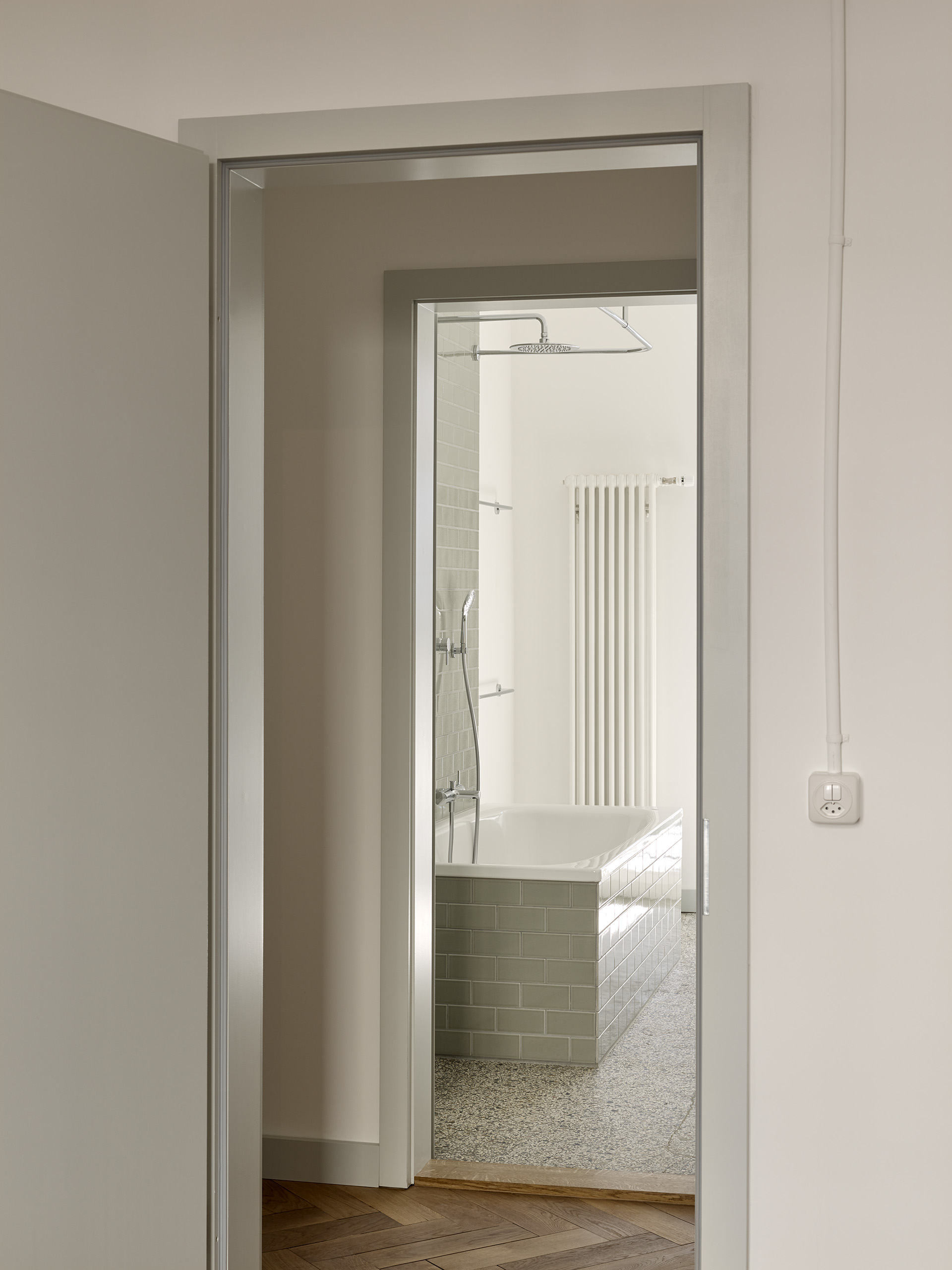 E19697 Alpa 086222 SCREEN